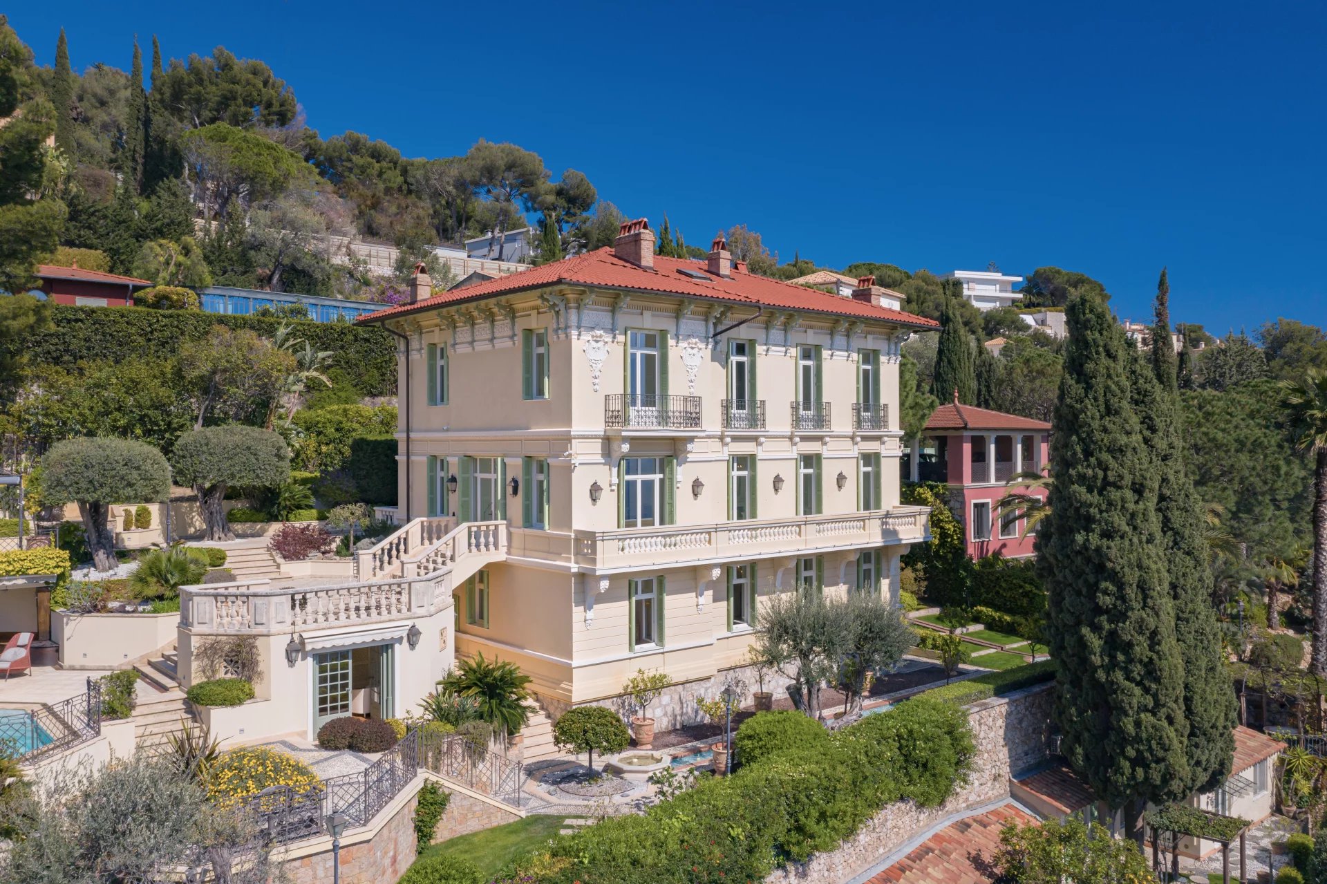 Roquebrune  Cap  Martin - Villa Belle Epoque panoramic sea view - Caretaker's house - Independent apartment - Swimming pool - spa - sports hall