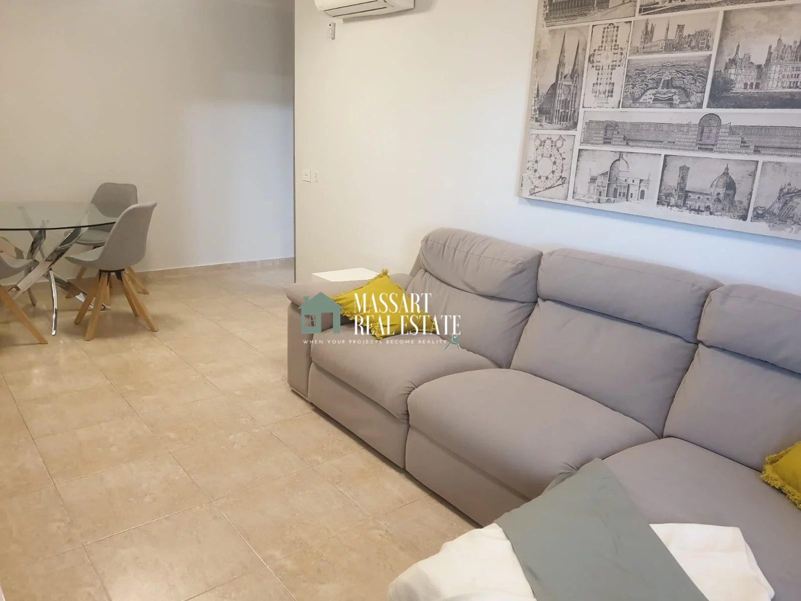 Apartment in very good condition located in Parque la Reina, in the residential complex Olivina II.