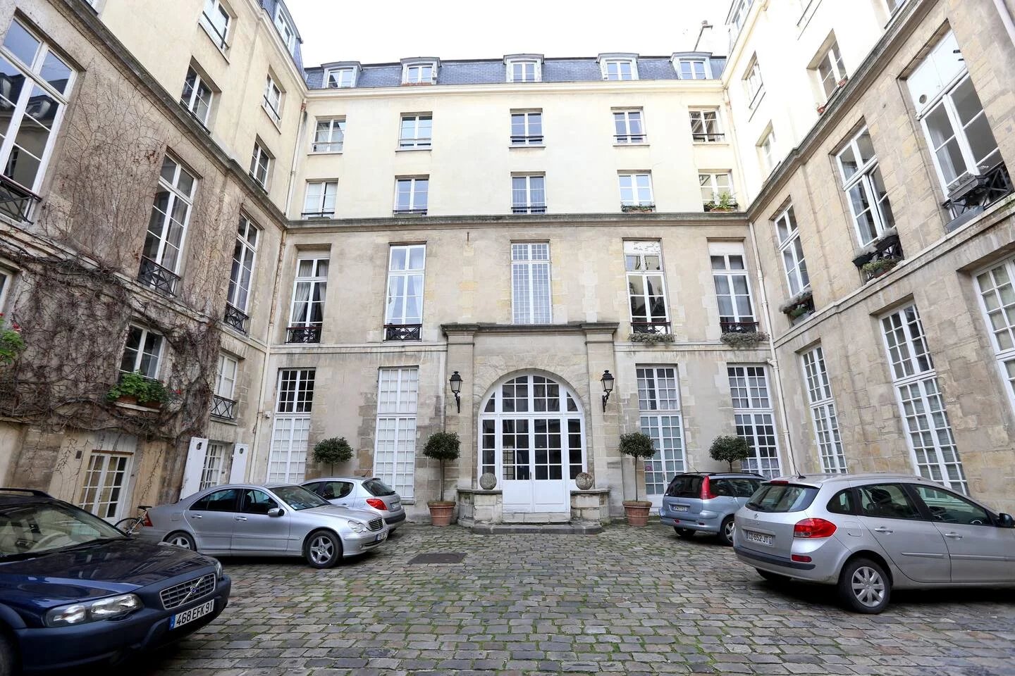 Vente Local Commercial 116m² 5 Pièces à Paris (75003) - D.U. Option Immobilier
