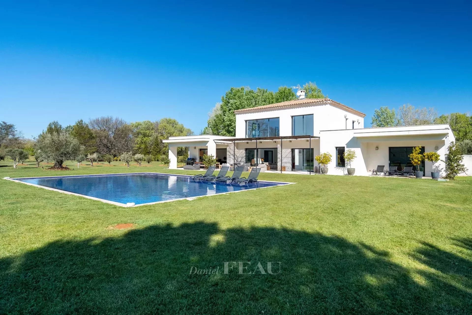 Villa contemporaine en campagne d'Aix en Provence - 10 personnes