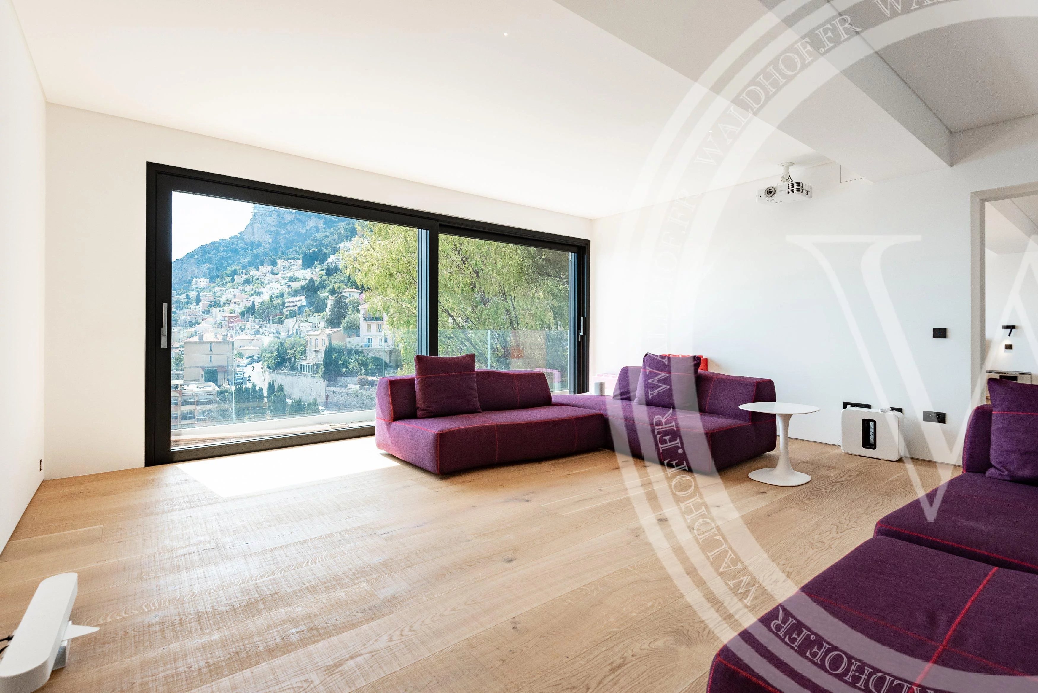 Villa neuve moderne à 5 min de Monaco avec vue panoramique