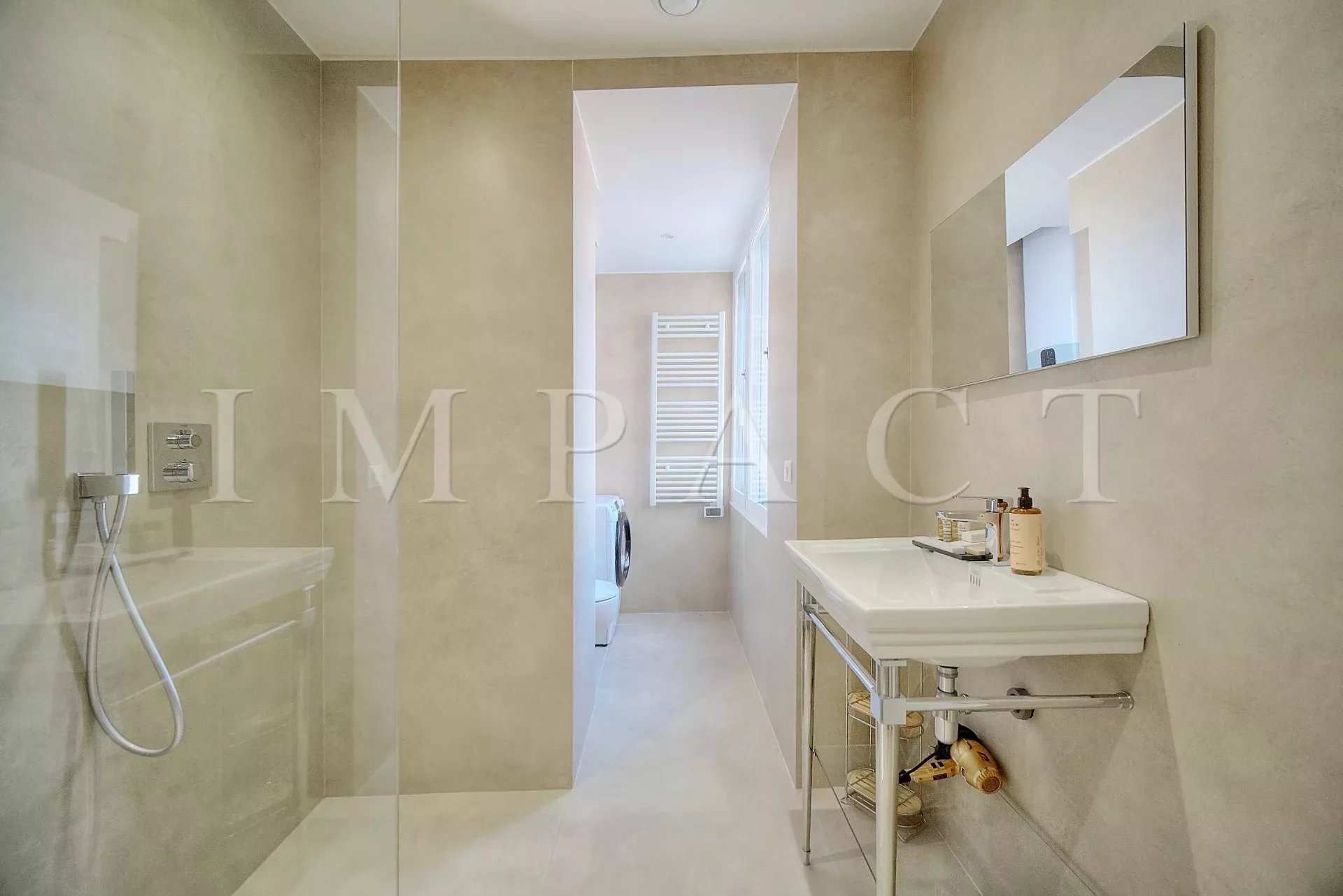Beautiful apartment in the center of cannes for rent