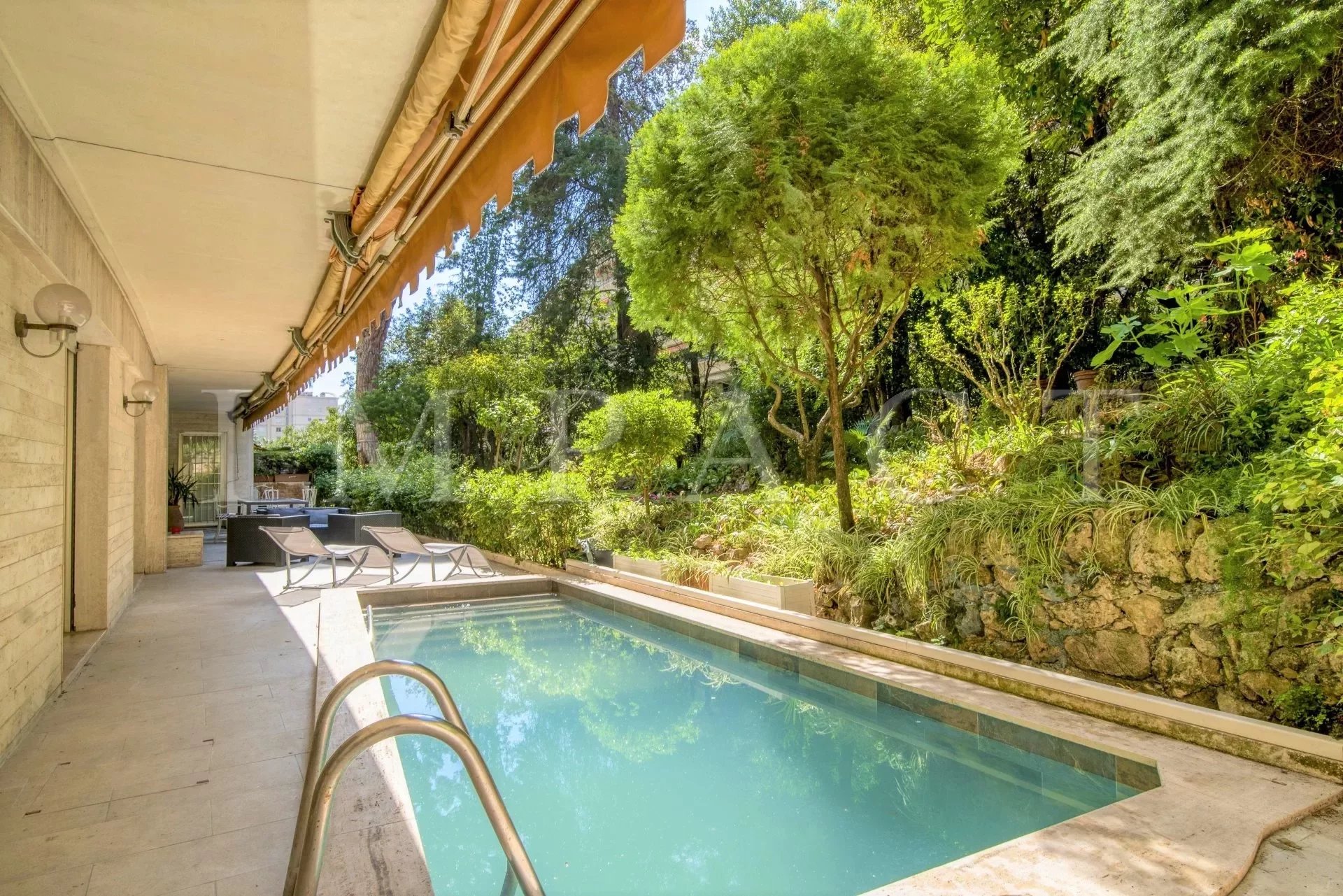 Cannes Basse Californie appartement 4 pièces à vendre avec piscine privatif