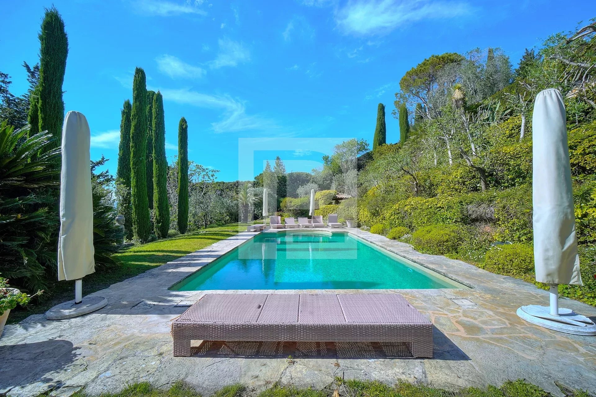 Charming property with panoramic sea view up to the country side close to the famous old Mougins's Village