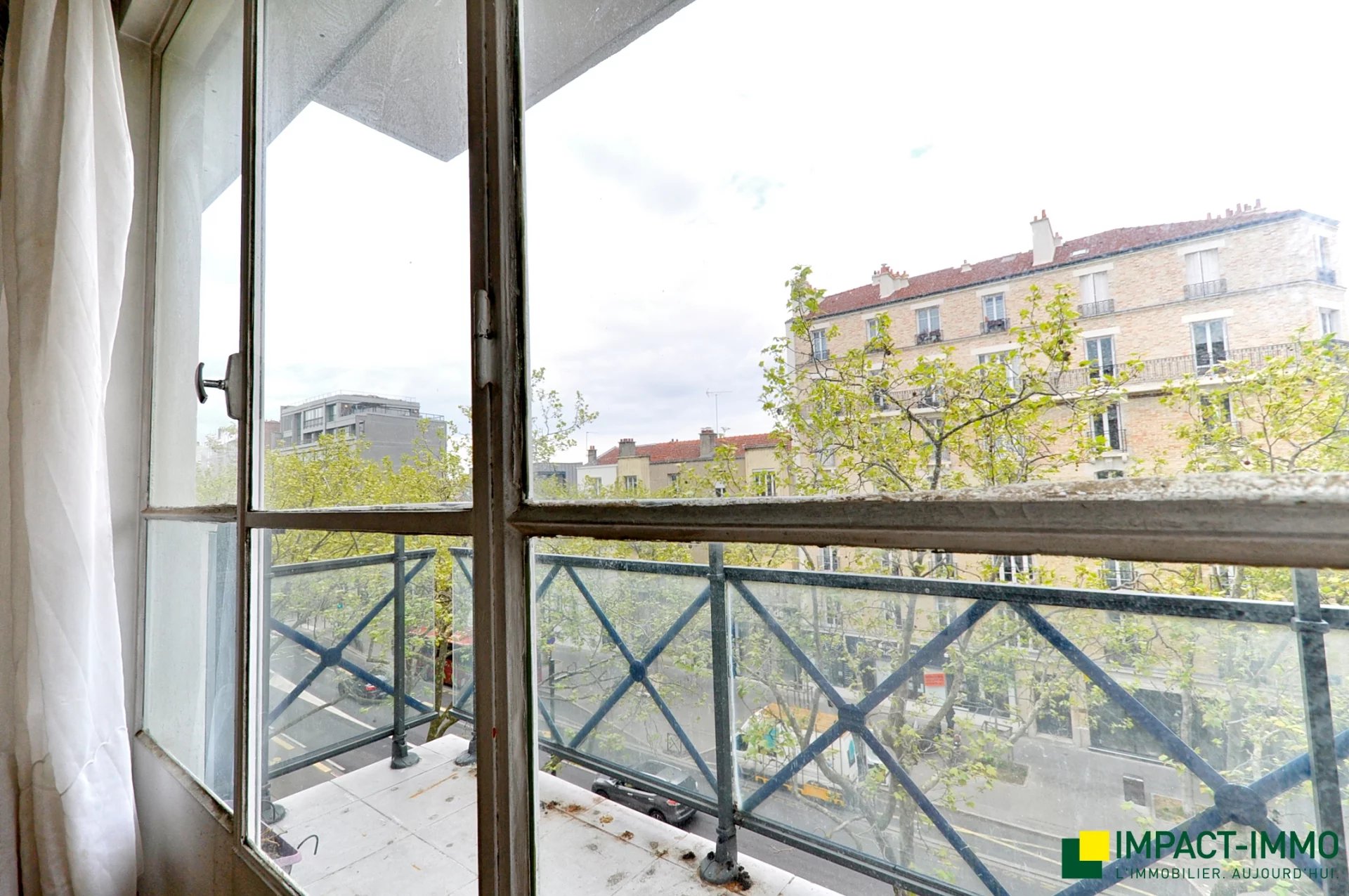 Grand 2 pièces à rénover, balcon ascenseur, Boulogne centre