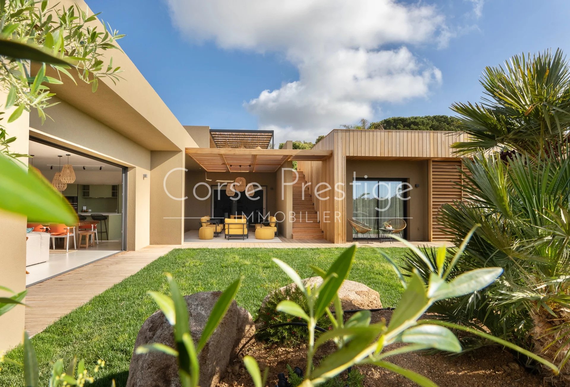 contemporary villa with pool for rent – pinarello – porto-vecchio image5