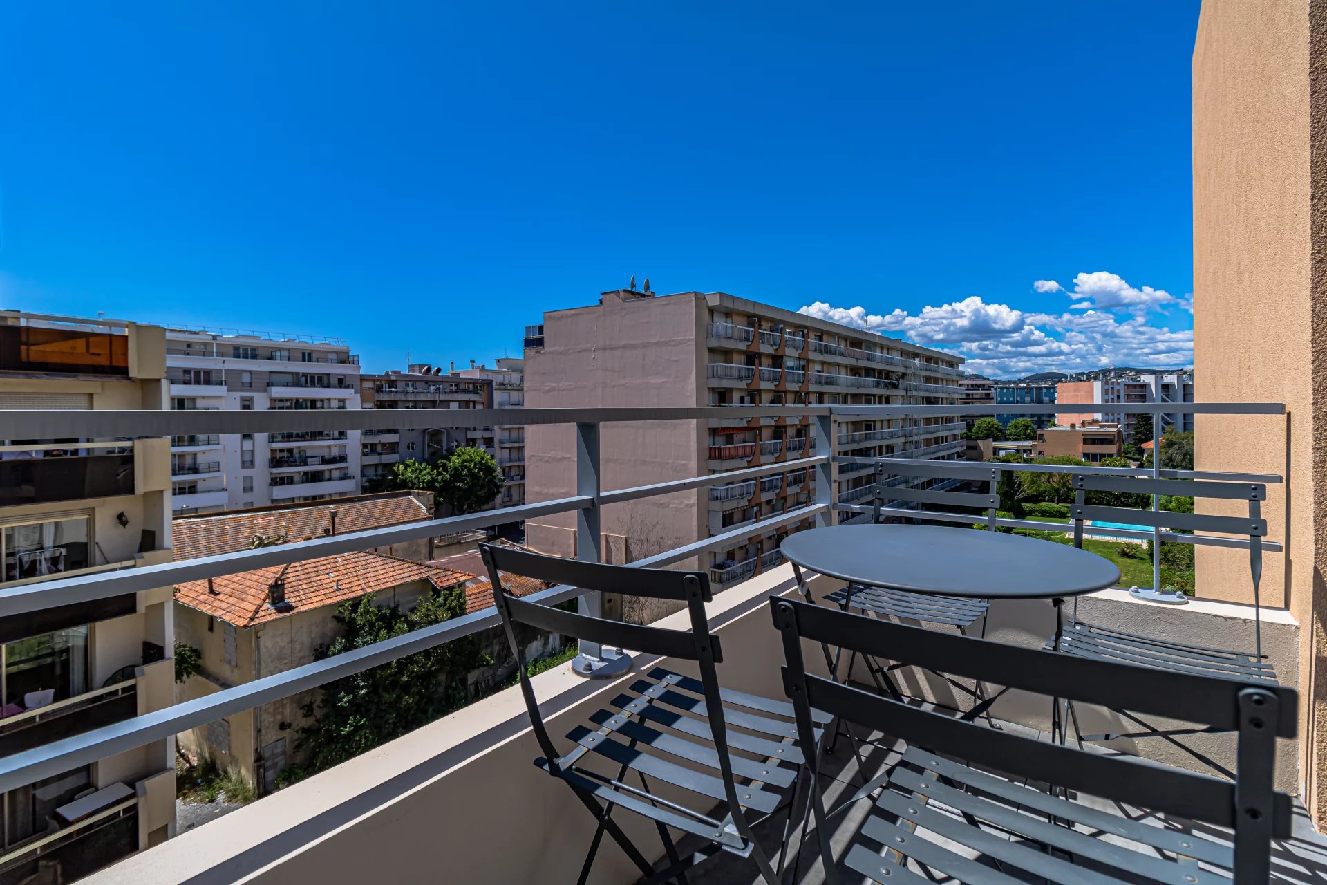 Juan les pins, one furnished bedroom flat for rent balcony cellar & parking