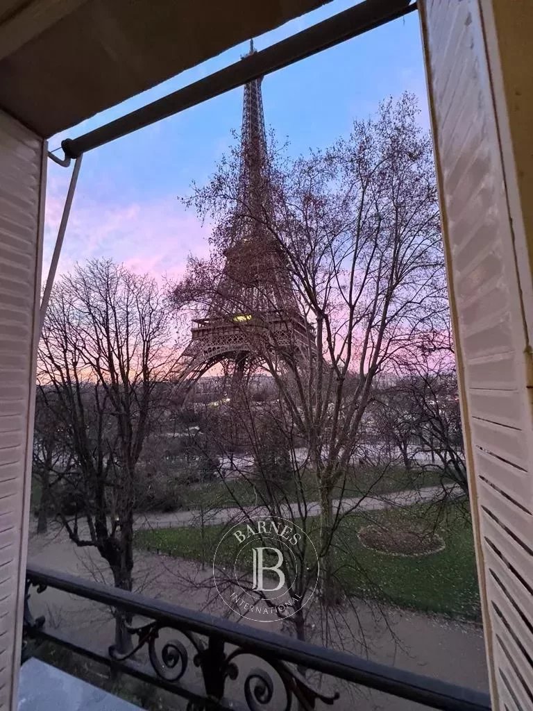Paris 7 - Appartement d'exception -  face à la Tour Eiffel - picture 4 title=