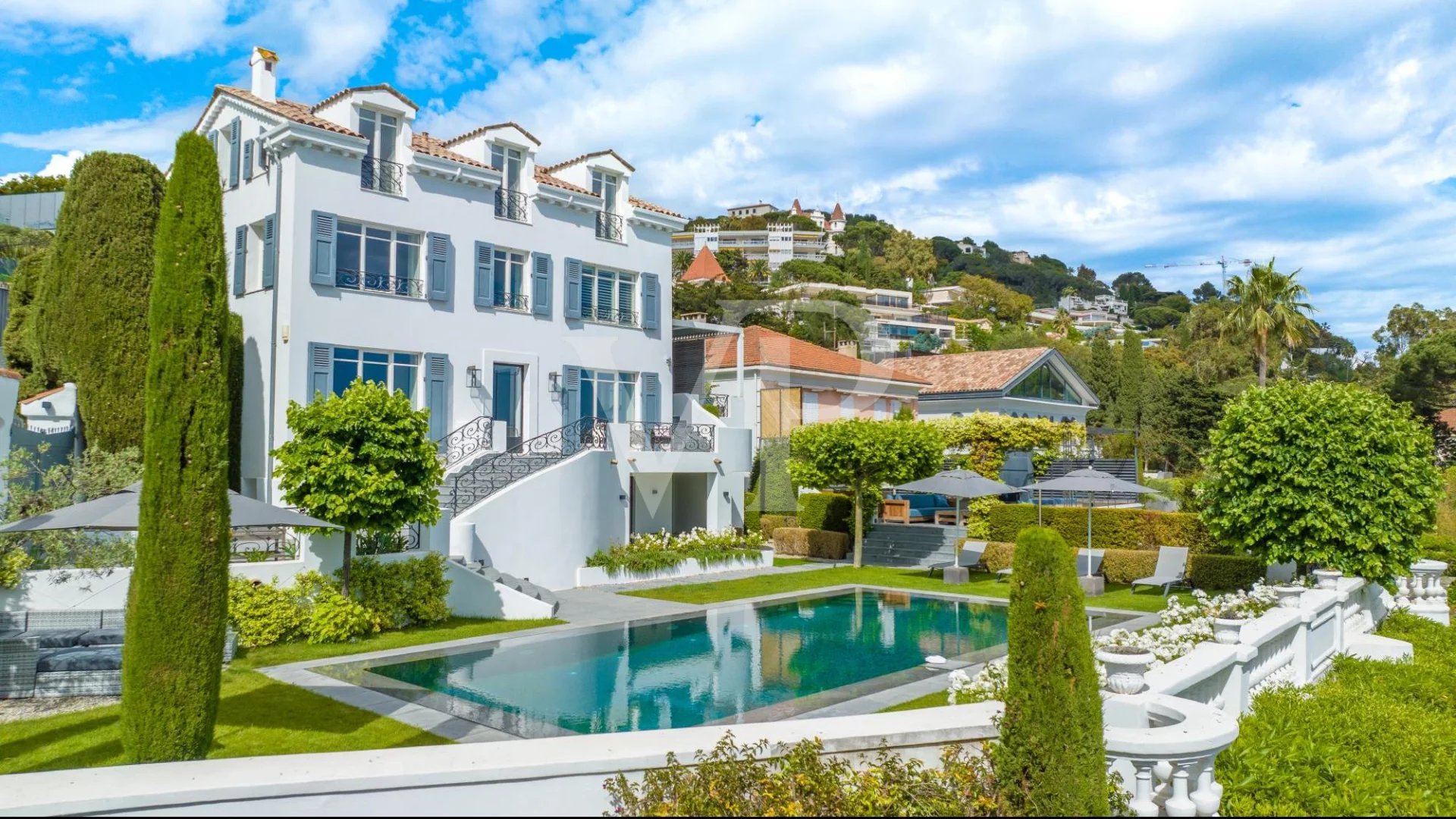 Cannes, Californie – Hervorragendes Anwesen aus den 1920, komplett renoviert mit Seeblick