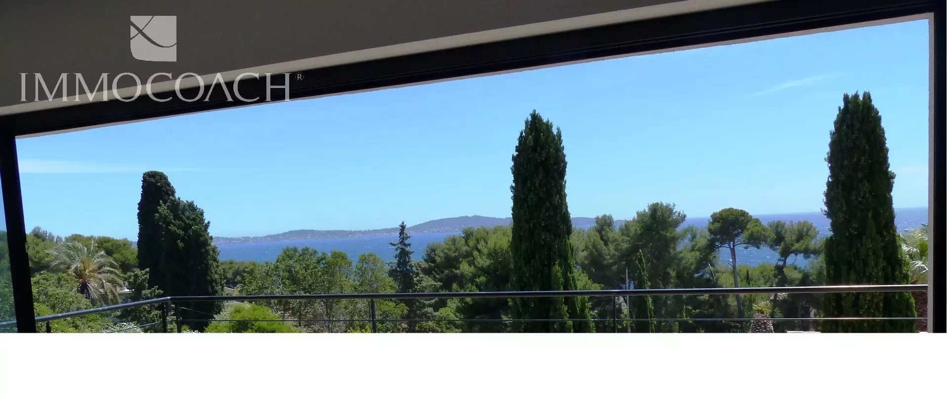 Villa contemporaine vue mer à Carqueiranne