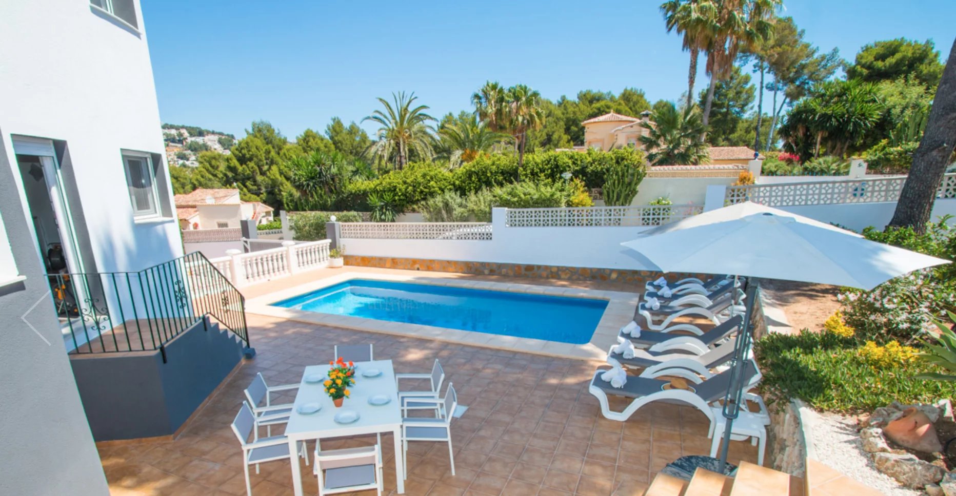 Large villa with 3 accommodations and 2 private pools for sale in San Jaime