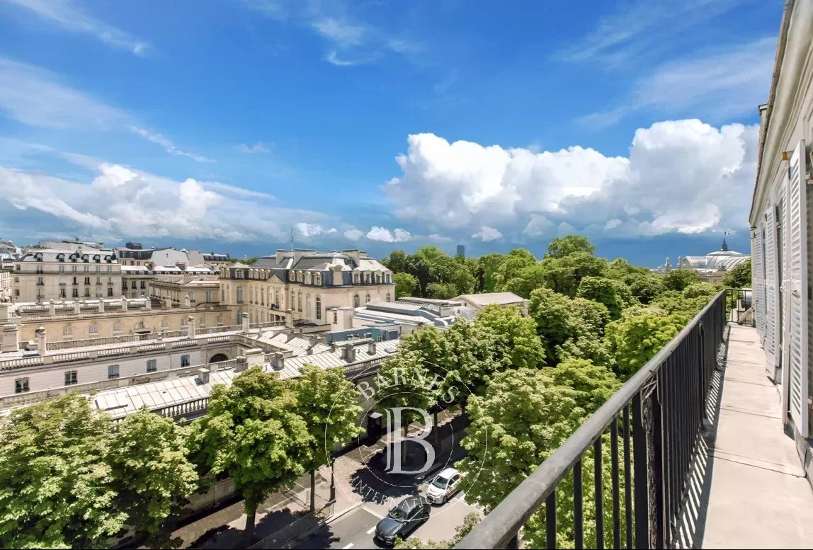 Paris 8ème - Appartement d'exception rénové en duplex - Balcon et vue Panoramique