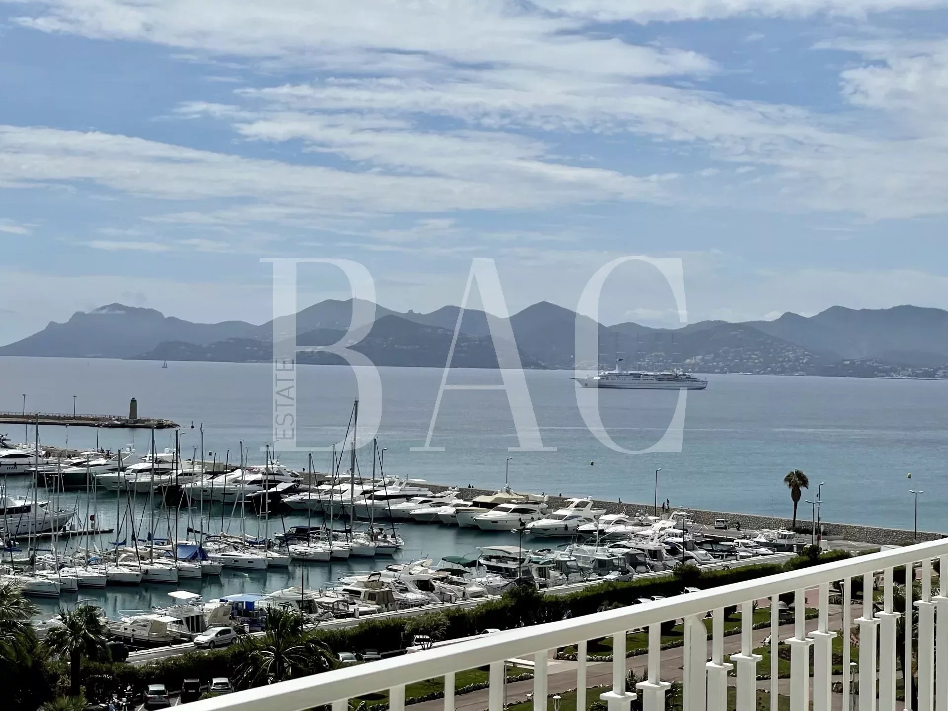 BAC-Estate-Apartment-Sell-Buy-Cannes-Croisette-Panoramic-Sea-View