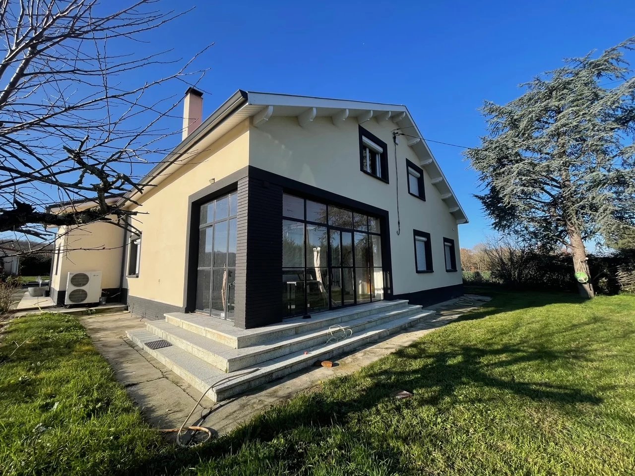 Maison T7, piscine, atelier sur 2192 m² de terrain clos