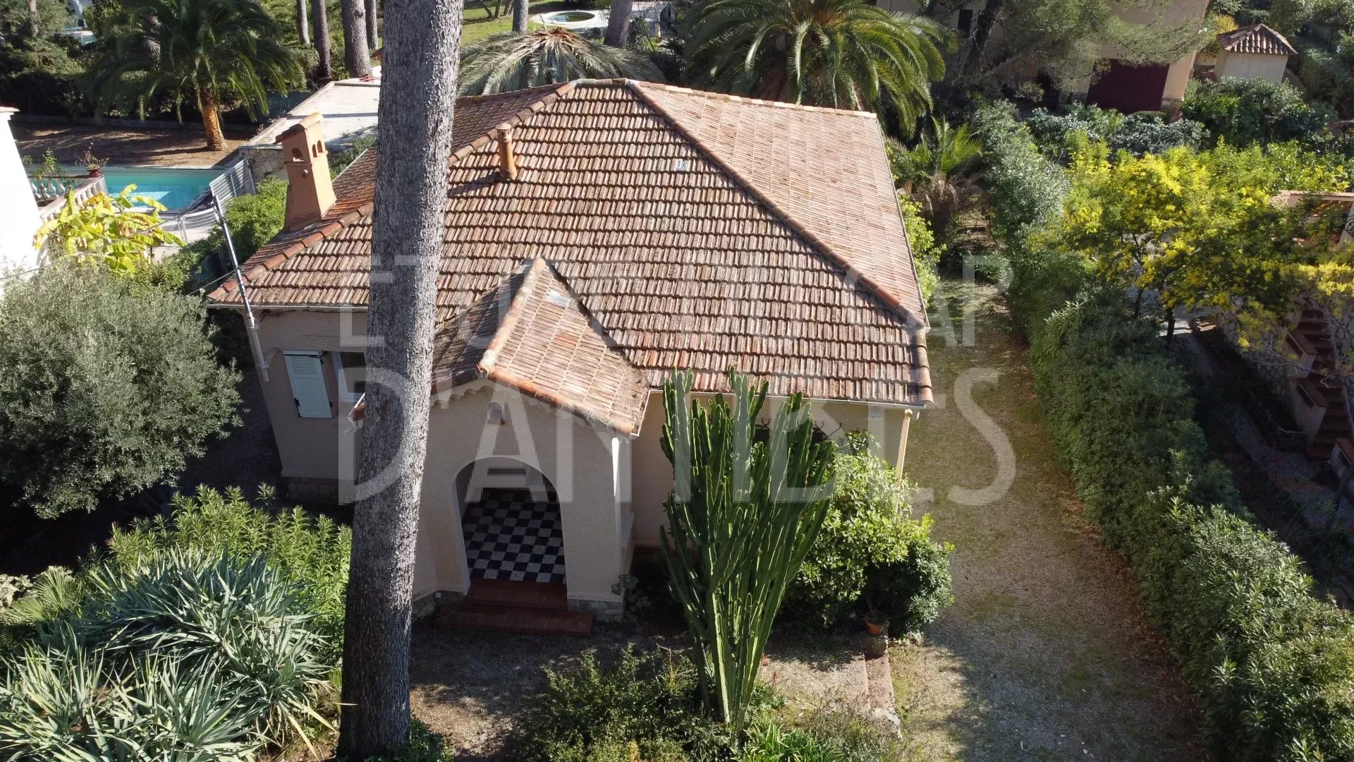 In vendita, villa Cap d'Antibes