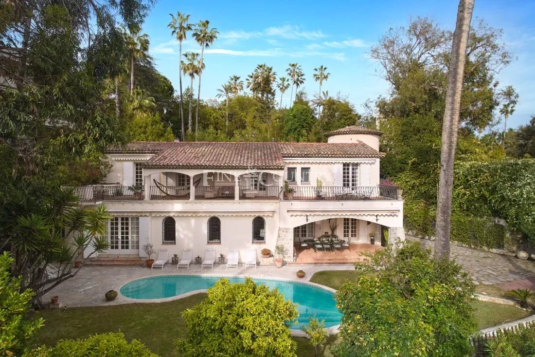 Villa For Sale in Cannes, La Californie Sea VIew Accommodation in Cannes
