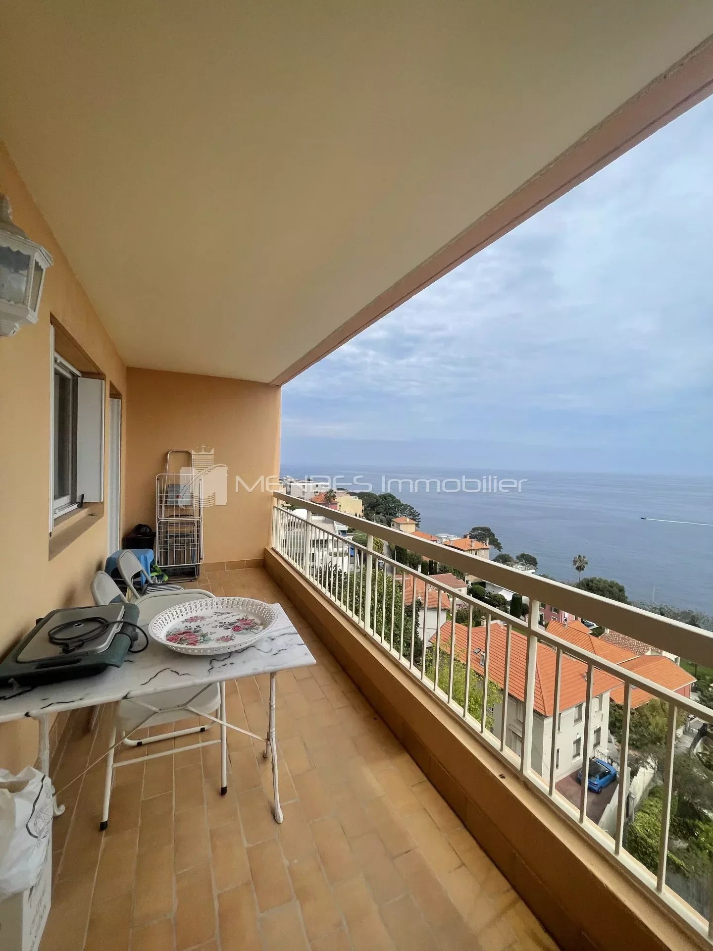 LARGE 1BR CLOSE TO CENTER OF CAP D'AIL WITH PANORAMIC SEA VIEW