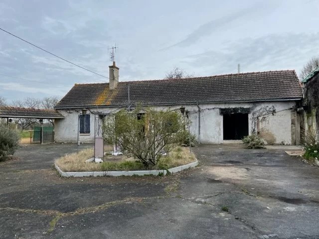 Sale Farm - Courcelles-de-Touraine