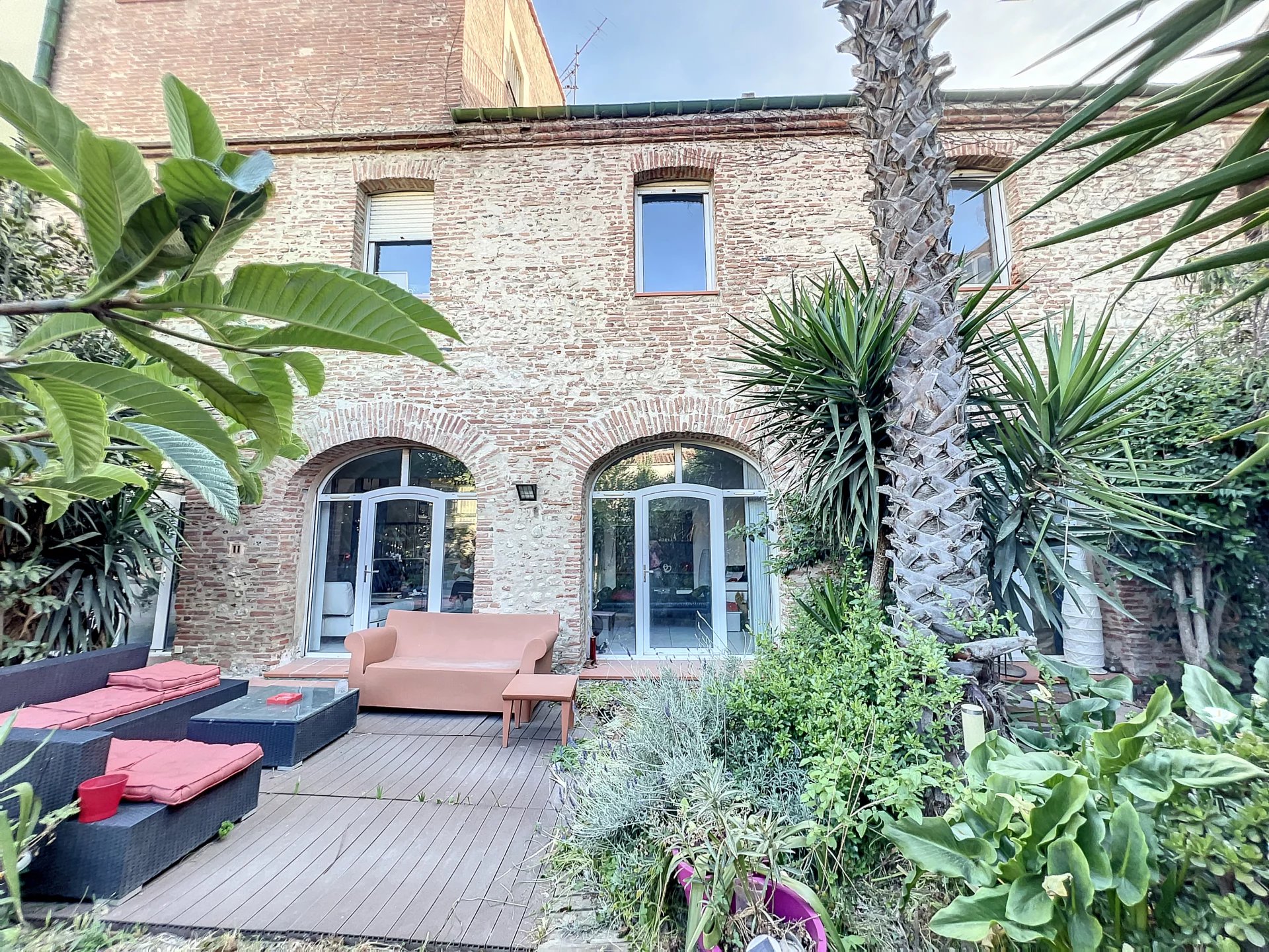 CHARACTER APARTMENT WITH TWO TERRACES, GARDEN, PARKING - PERPIGNAN