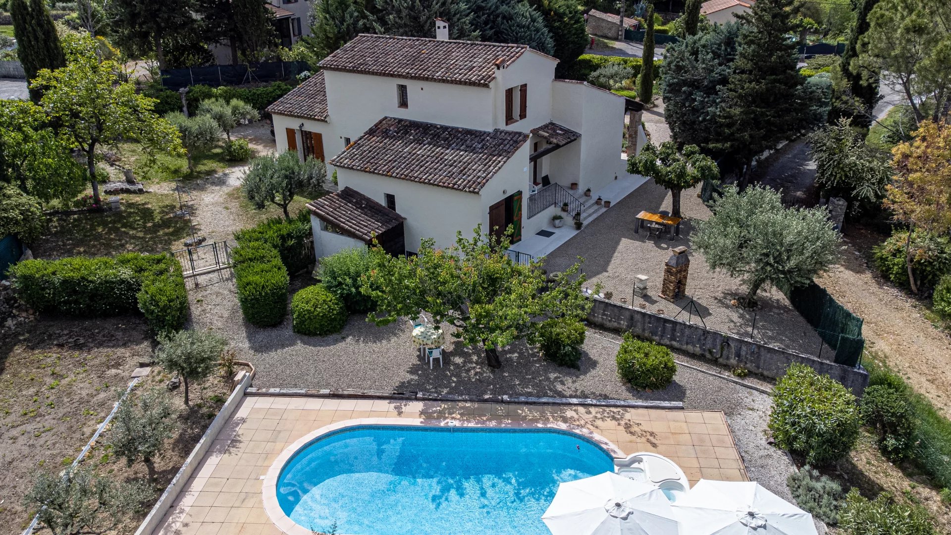 Villa de 4 chambres au calme, piscine, garage à Flayosc