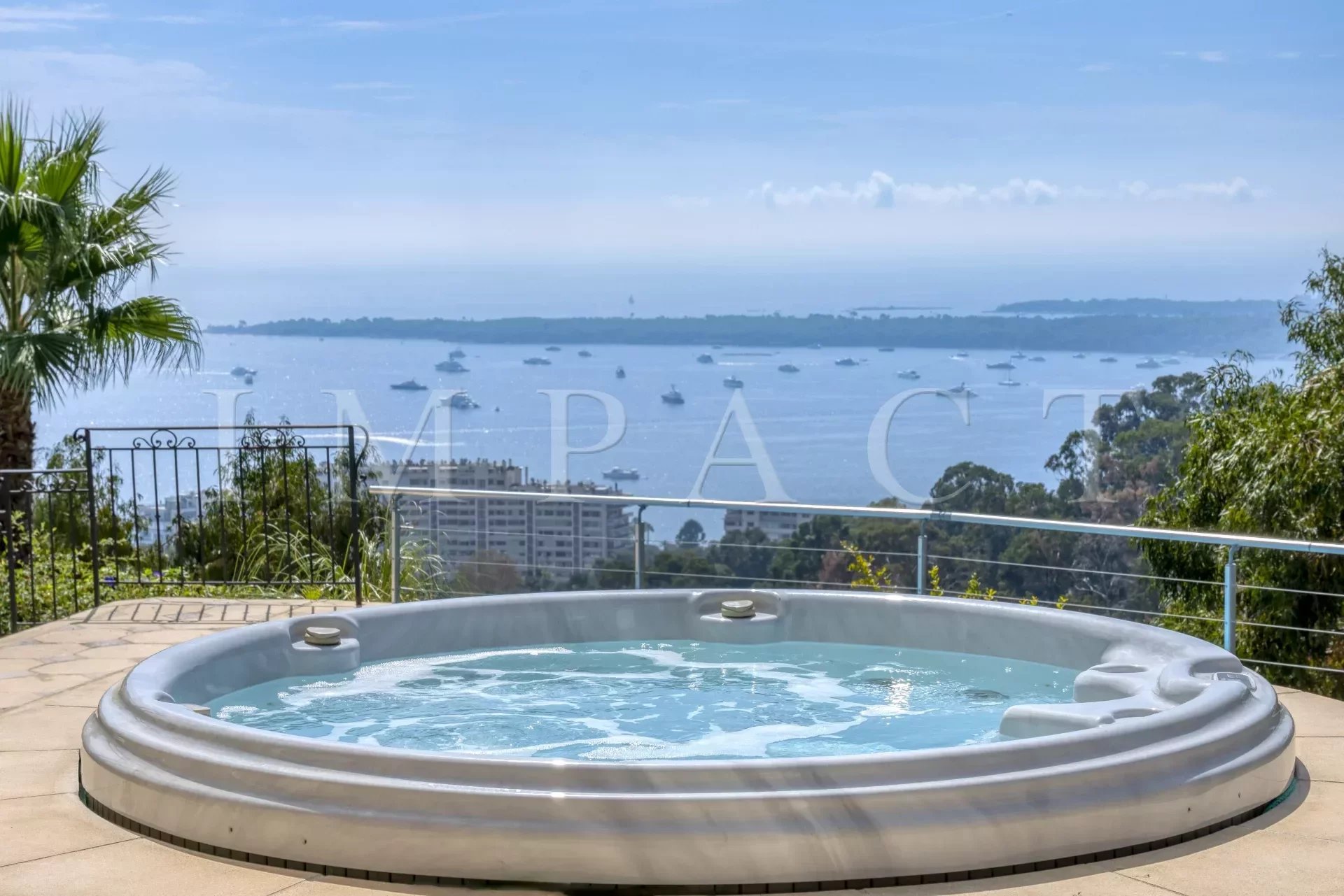 SUPER CANNES - PANORAMIC SEA VIEW - EXCLUSIVE AND QUIET AREA