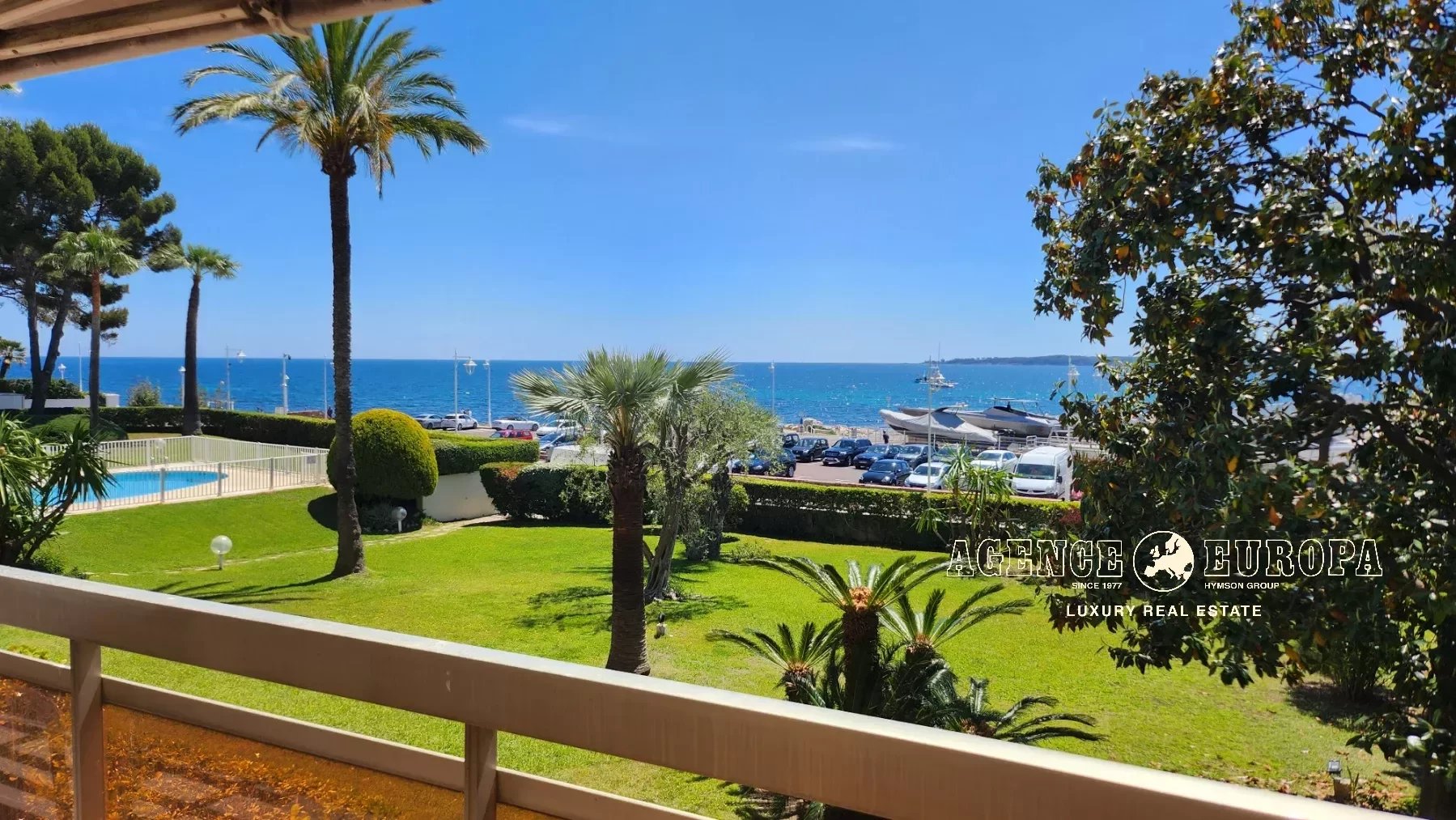 CANNES PALM BEACH - RENOVATED APARTMENT -  FACING THE SEA
