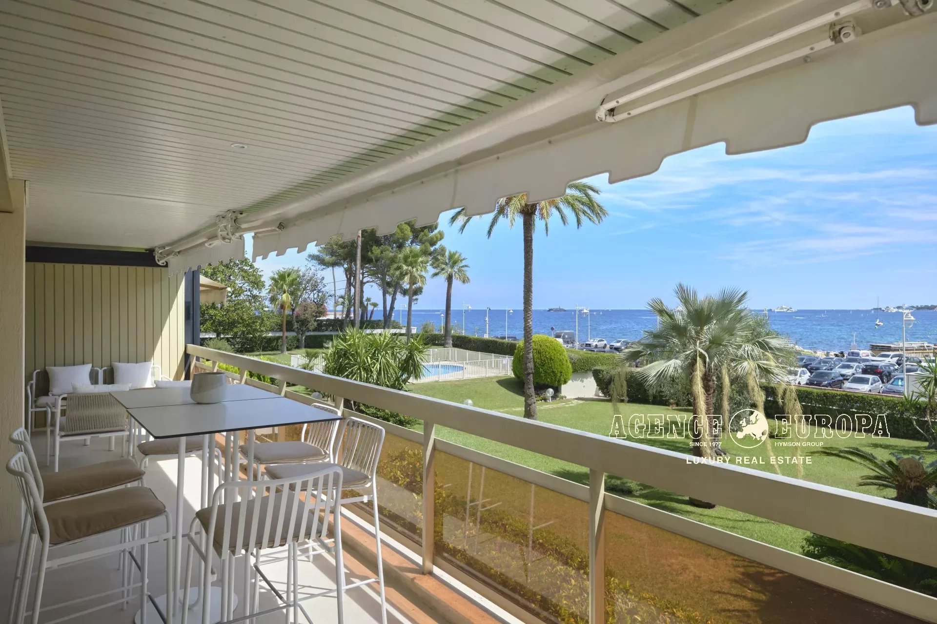 CANNES PALM BEACH - RENOVATED APARTMENT -  FACING THE SEA