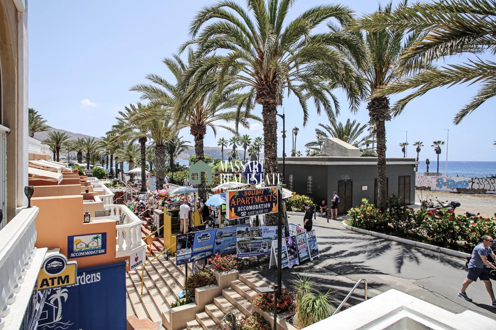 Transfert de locaux commerciaux en front de mer, directement sur la promenade de Los Cristianos.