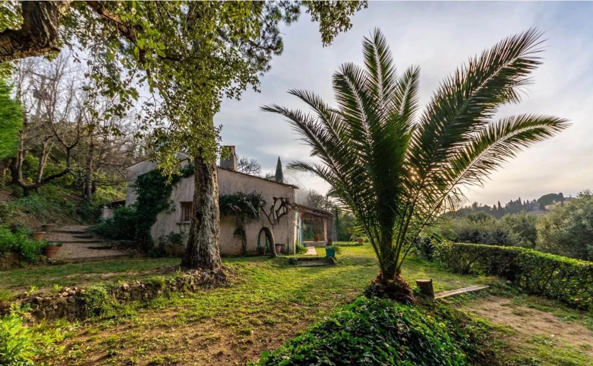 Close to the centre of Grimaud - House with panoramic views