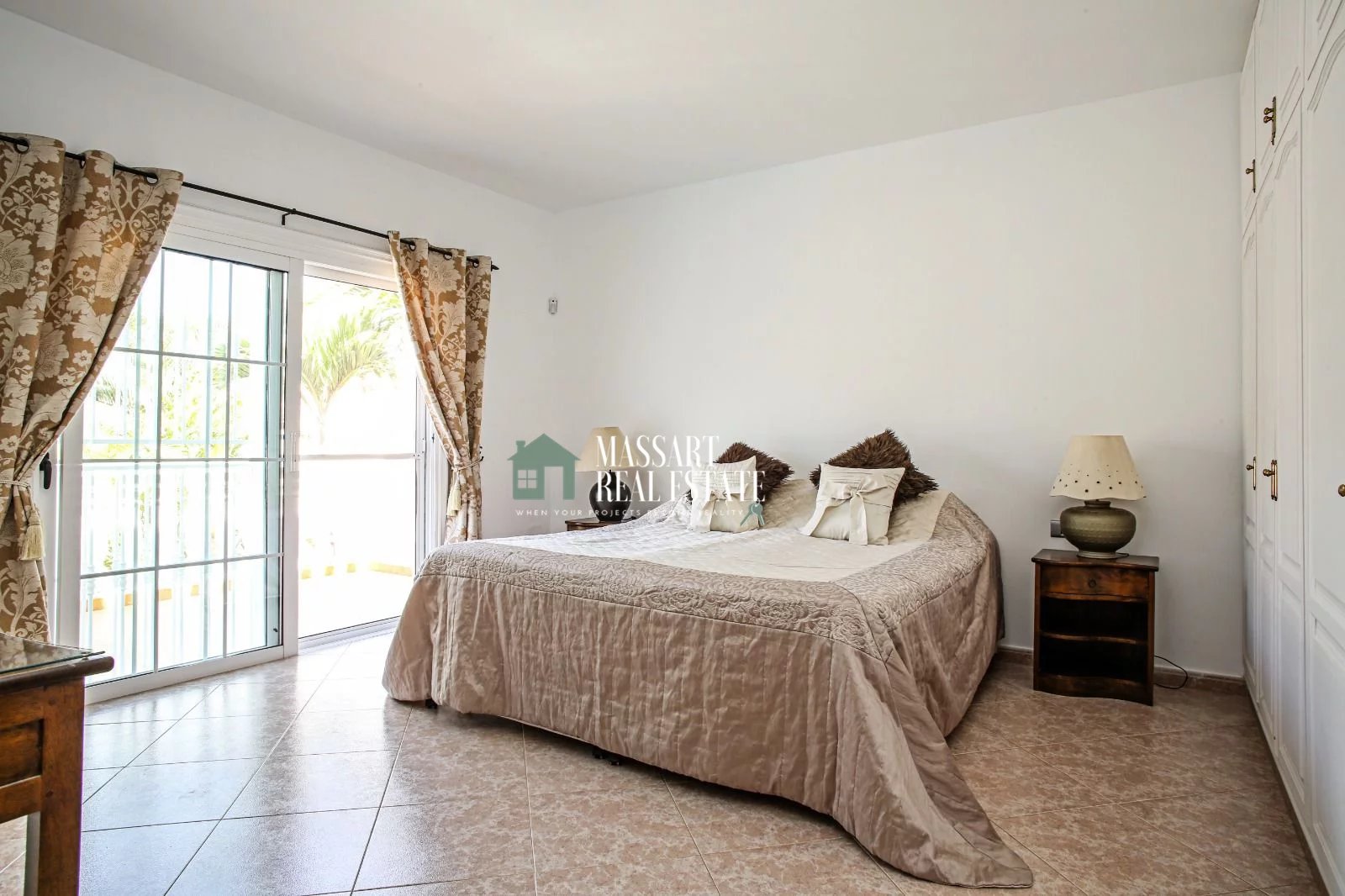 Stately villa located on a 1005 m2 plot in an area of absolute tranquility, in La Estrella.