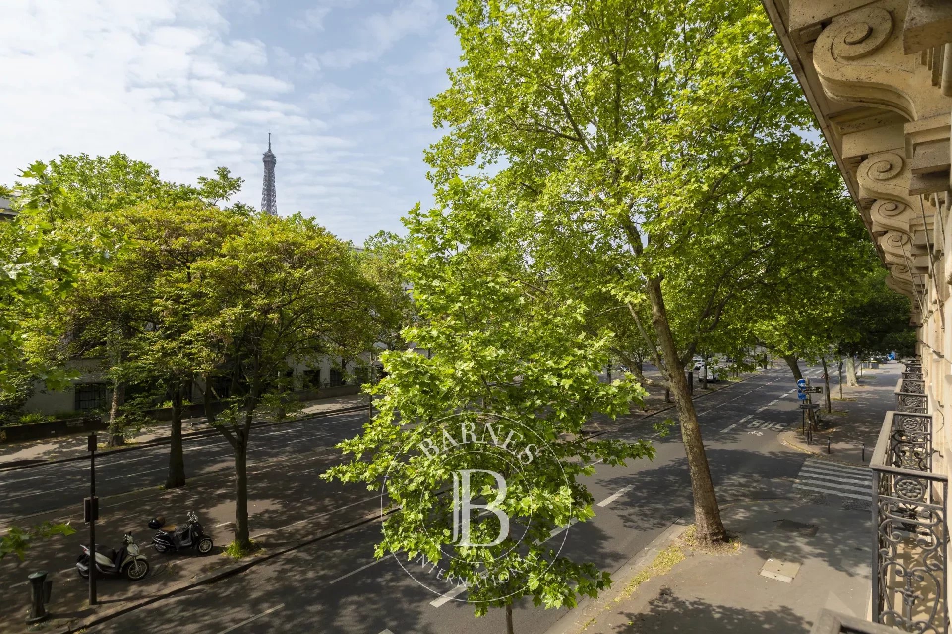 Paris 16 - Chaillot - Appartement d'exception - Vues tour Eiffel et palais Galliera - picture 12 title=