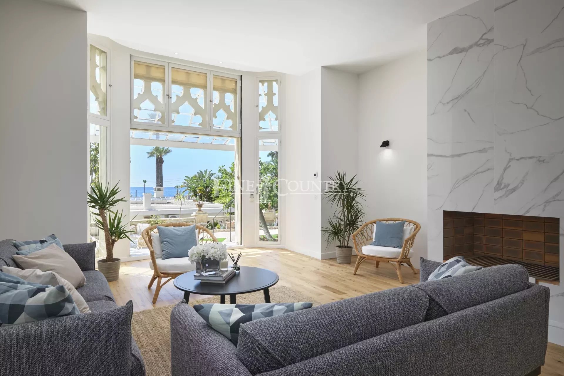 Belle Epoque Apartment For Sale in Cannes with sea views