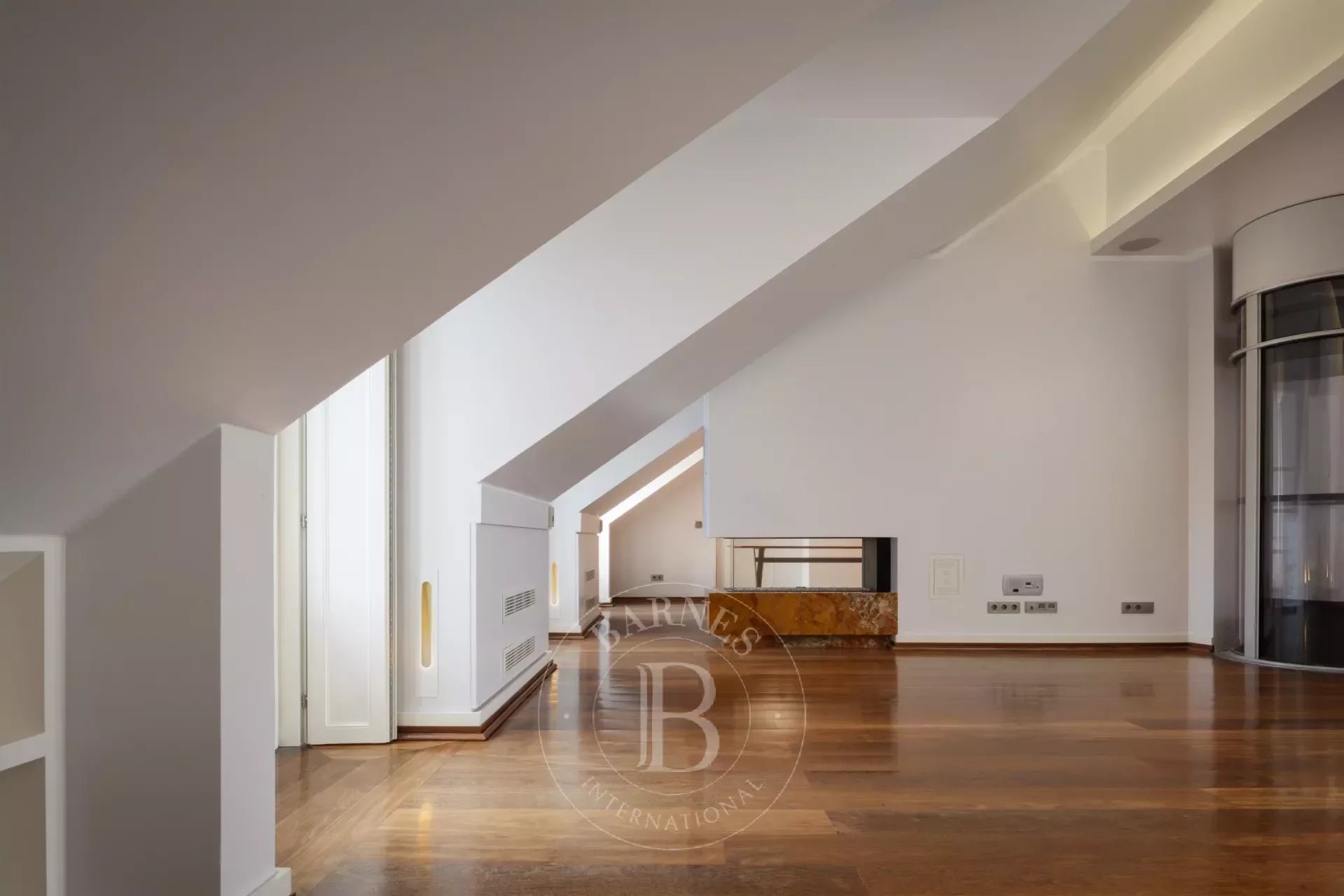 Penthouse with terrace and view in Chiado