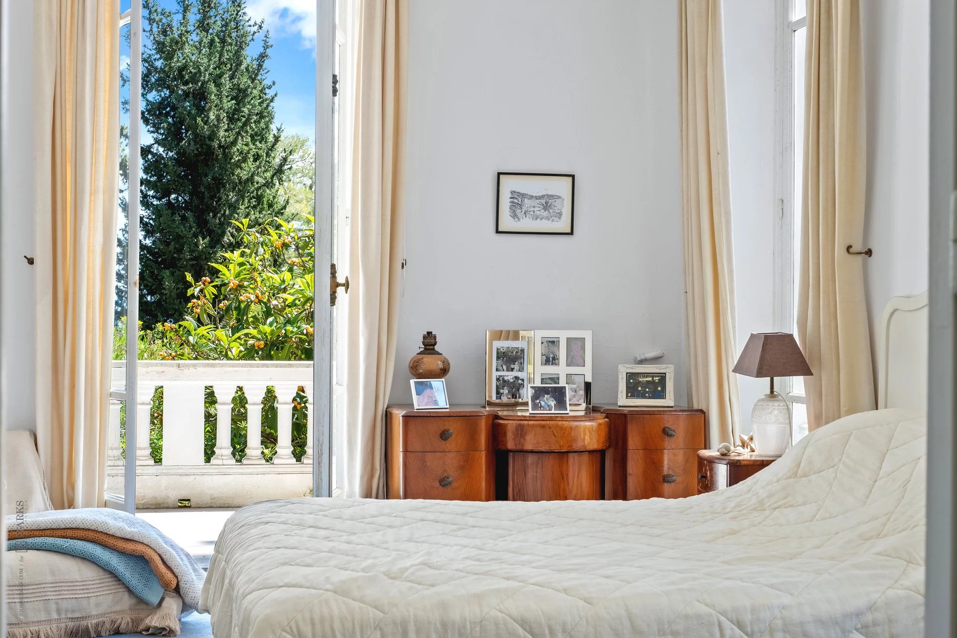 82617910-Superbe résidence en rez-de-jardin au Cap Ferrat avec vue mer