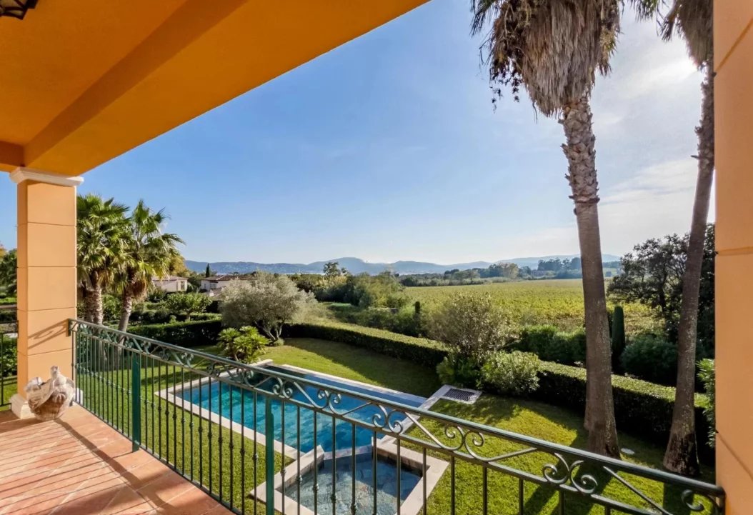 Grimaud - 3 bedrooms with swimming pool, sea views and 24/7 caretaker