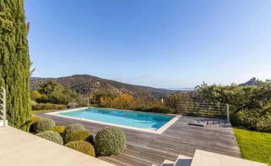 Grimaud - Villa with sea views and heated pool