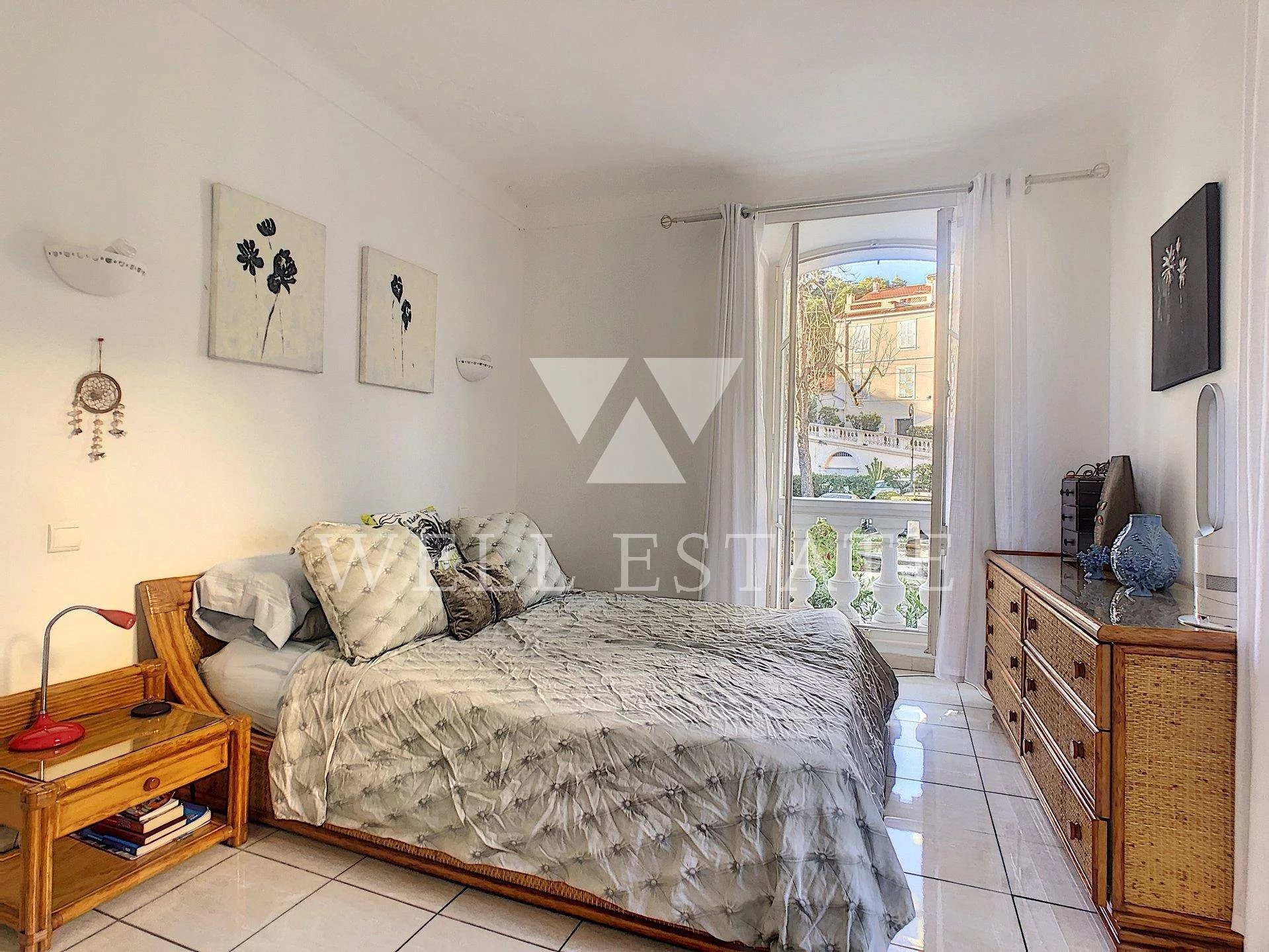 CANNES CLOSE TO THE CENTER APARTMENT 128M2 3 BEDROOMS