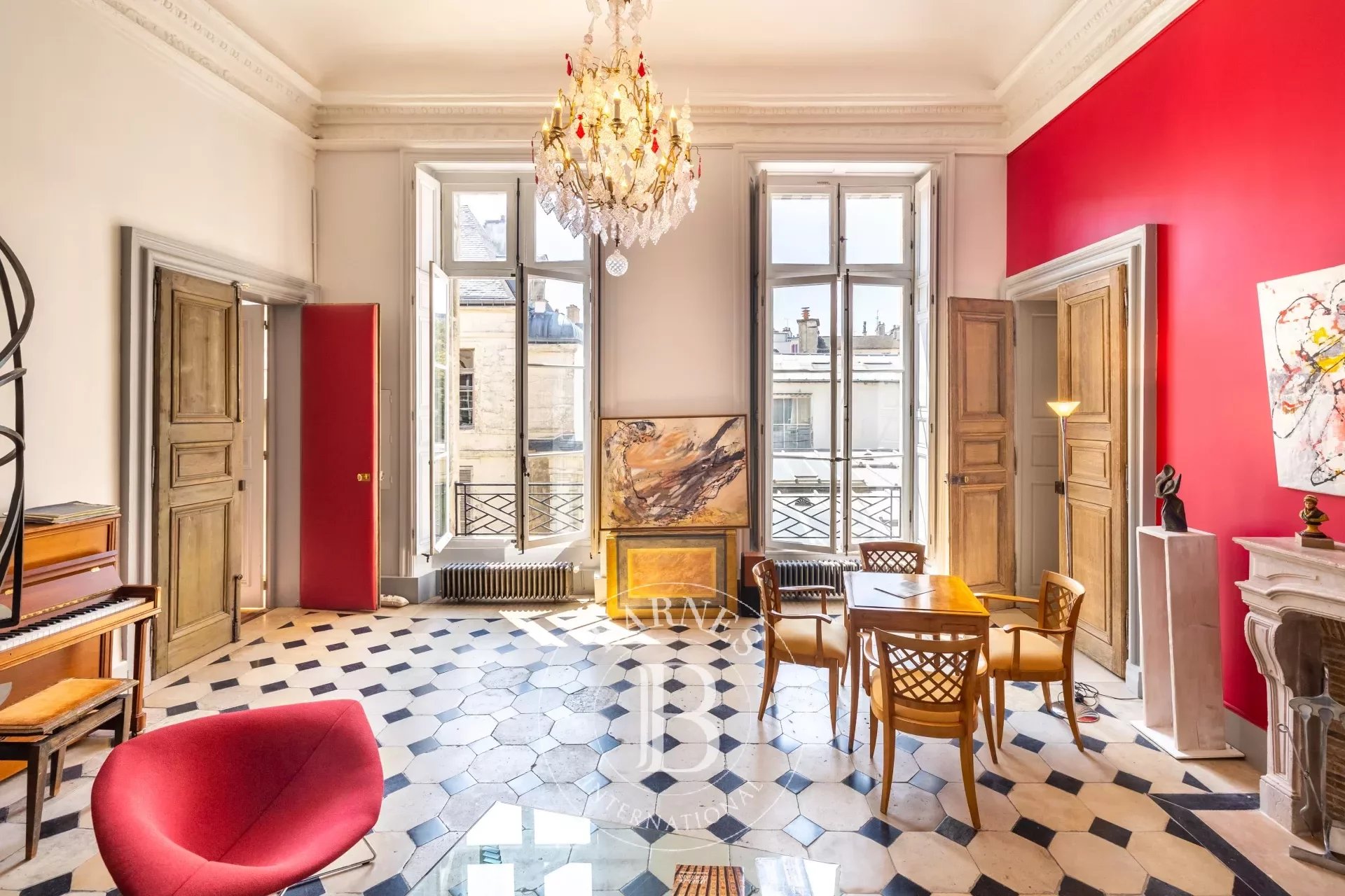 Vente appartement - Paris 4 - Place des Vosges - 5 pièces - Magnifiques volumes