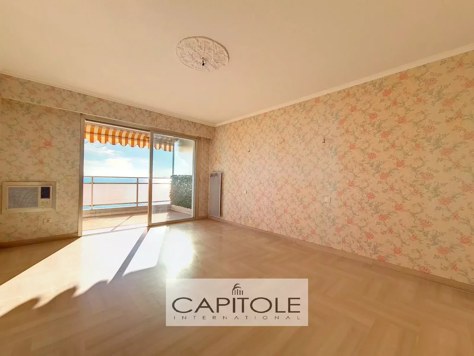FOR SALE , JUAN LES PINS , panoramic sea view for this  2 bedroom apartment