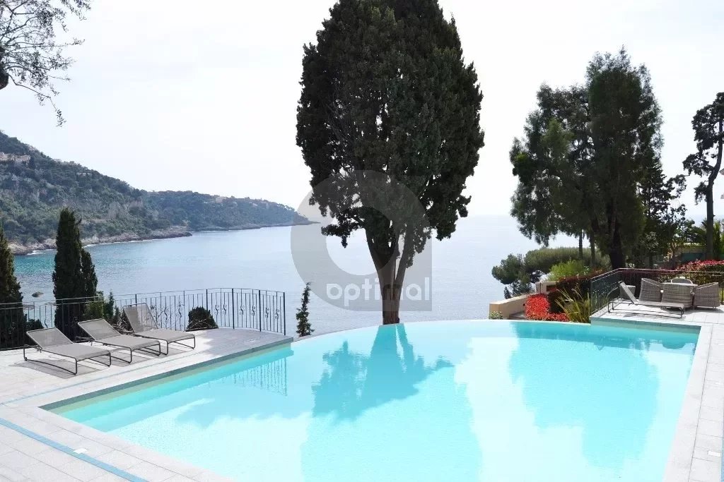 Luxury residence, swimming pool and walking distance to the beach. F2 FURNISHED SEA VIEW PARKING
