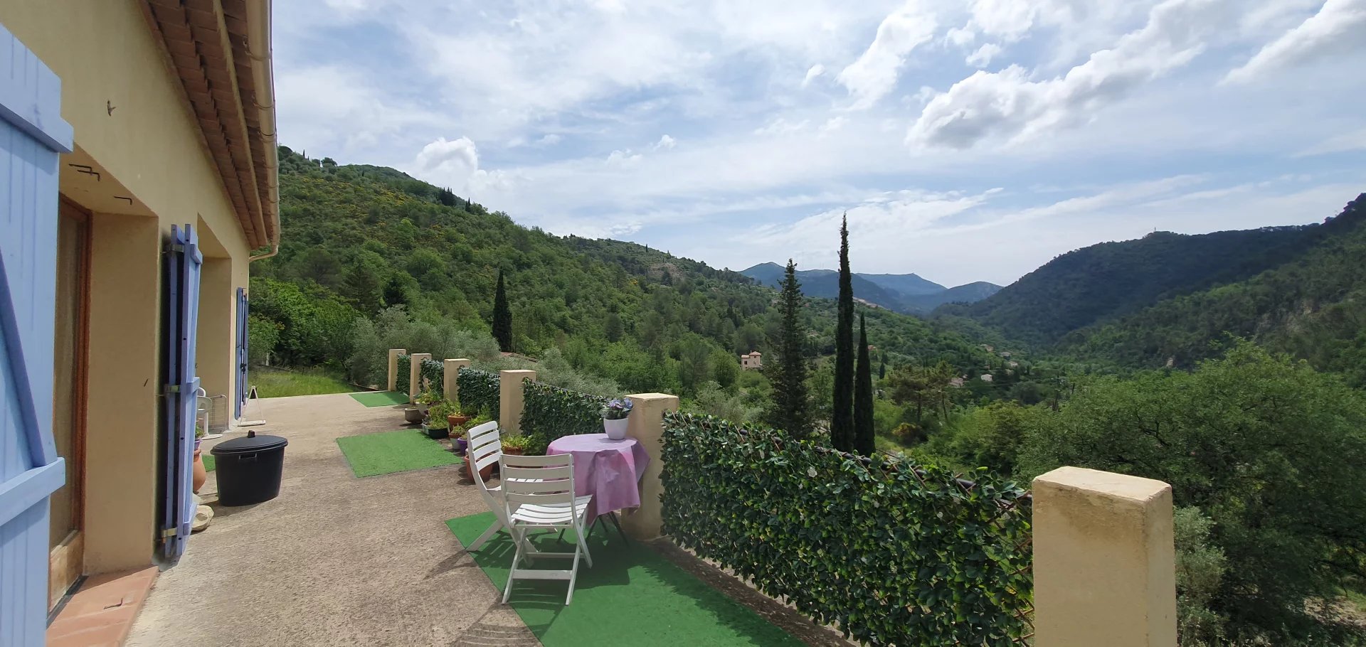 30 mins from Nice House 130m2 + 135m2 outbuildings