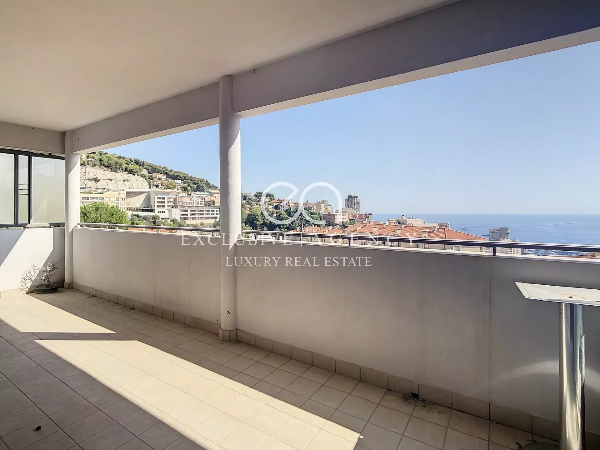 Apartment mit Meerblick in Beausoleil- 2 km von Monaco