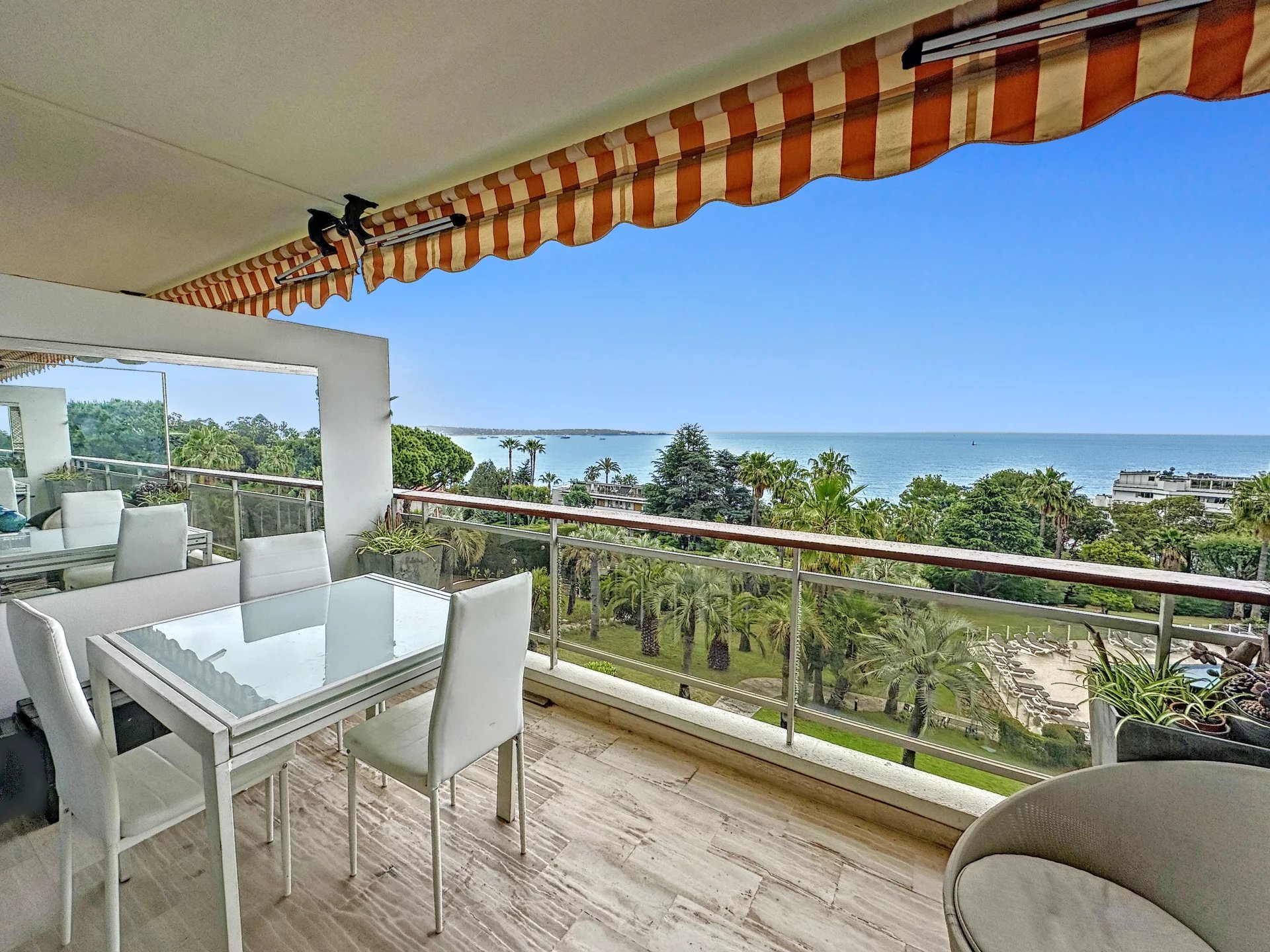 2-BEDROOM APARTMENT WITH PANORAMIC SEA VIEW IN GATED RESIDENCE