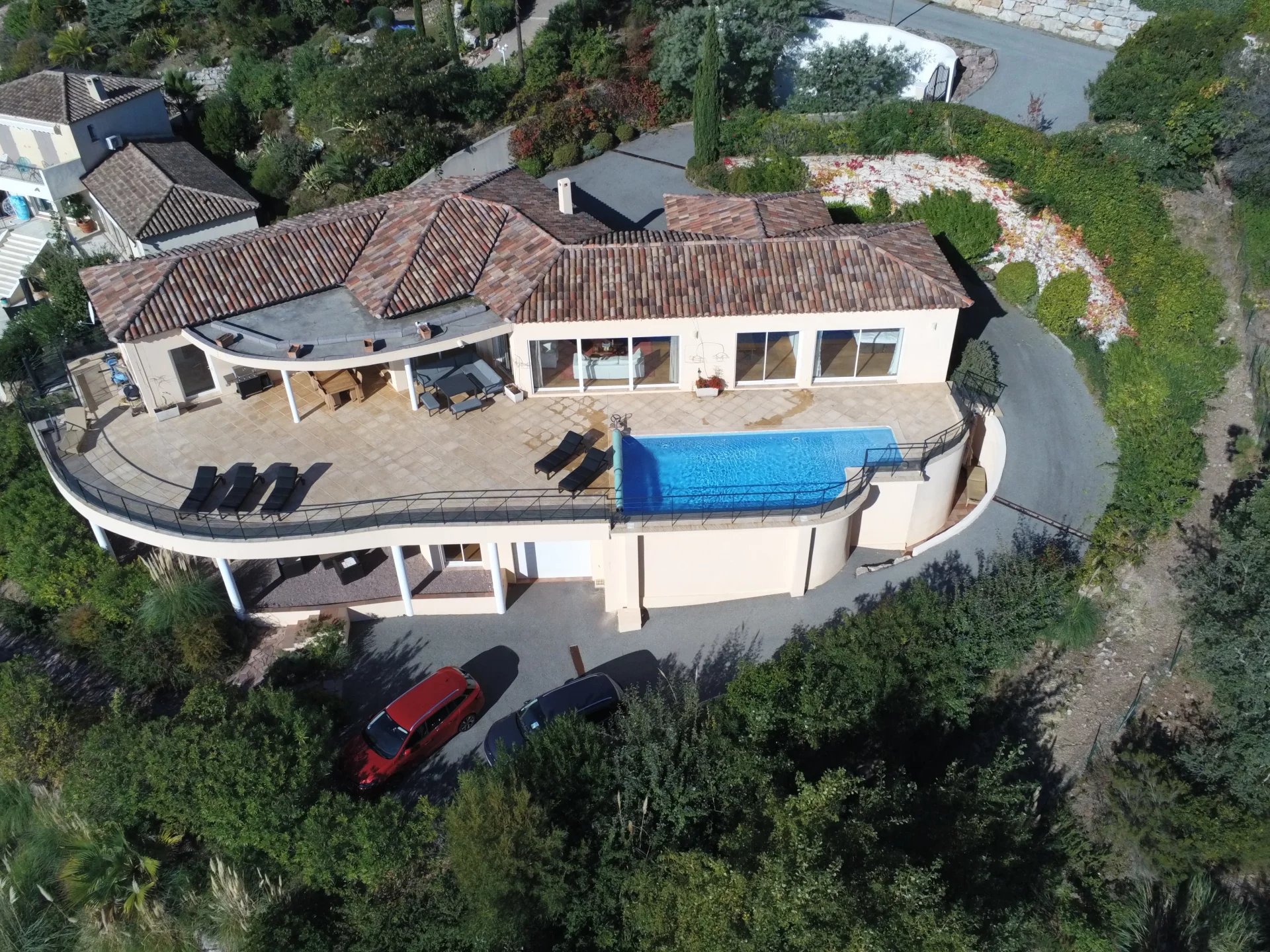 Large villa in secured domain with panoramic views to the sea, Les Adrets