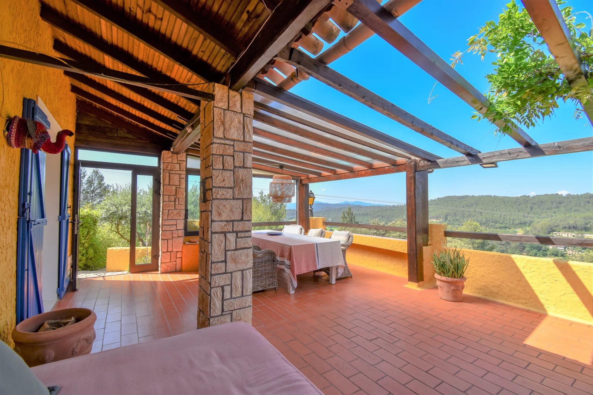 Beautiful Provençale House with amazing views