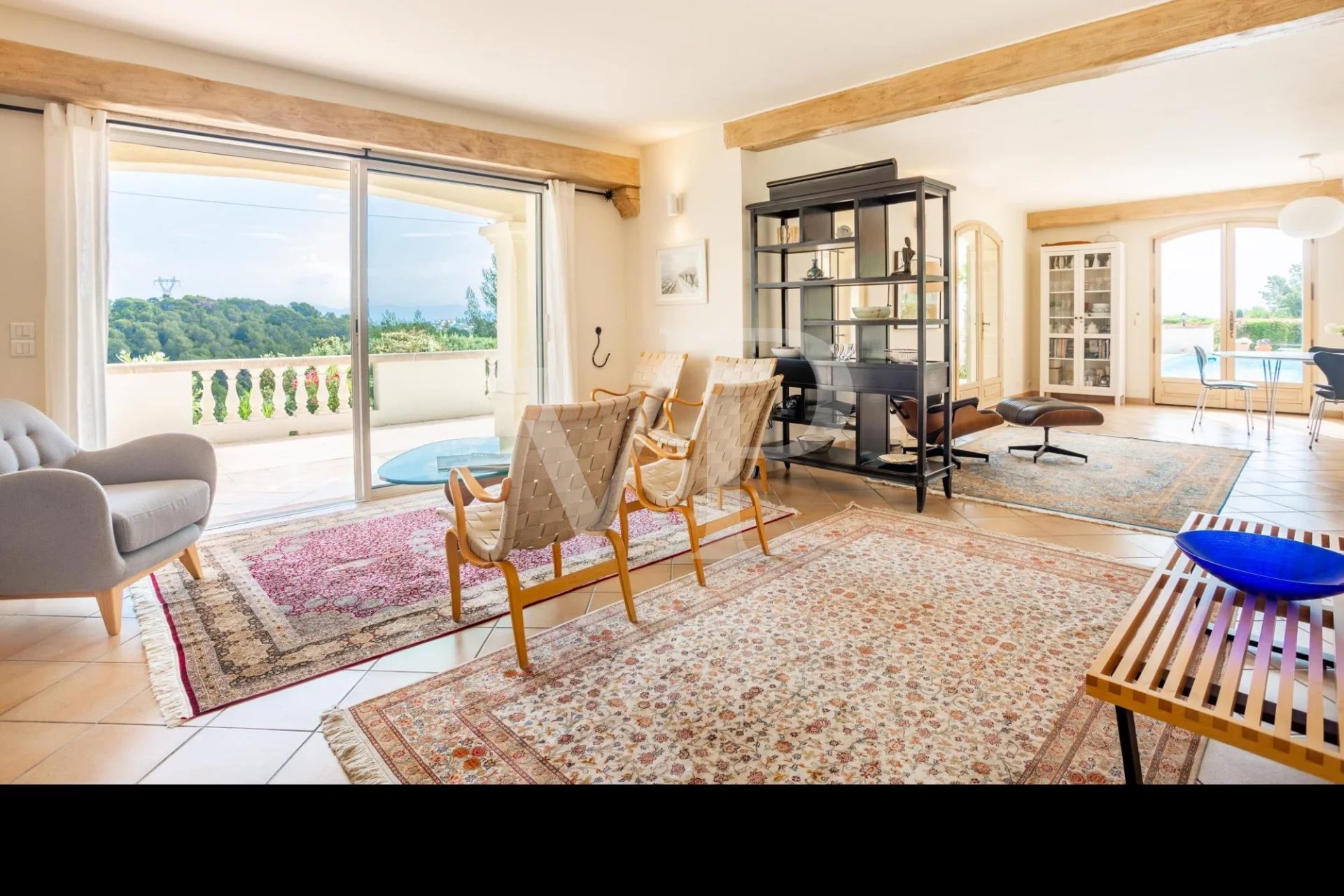 Exclusivité - Wunderschöne Villa in privatem Anwesen mit Meerblick