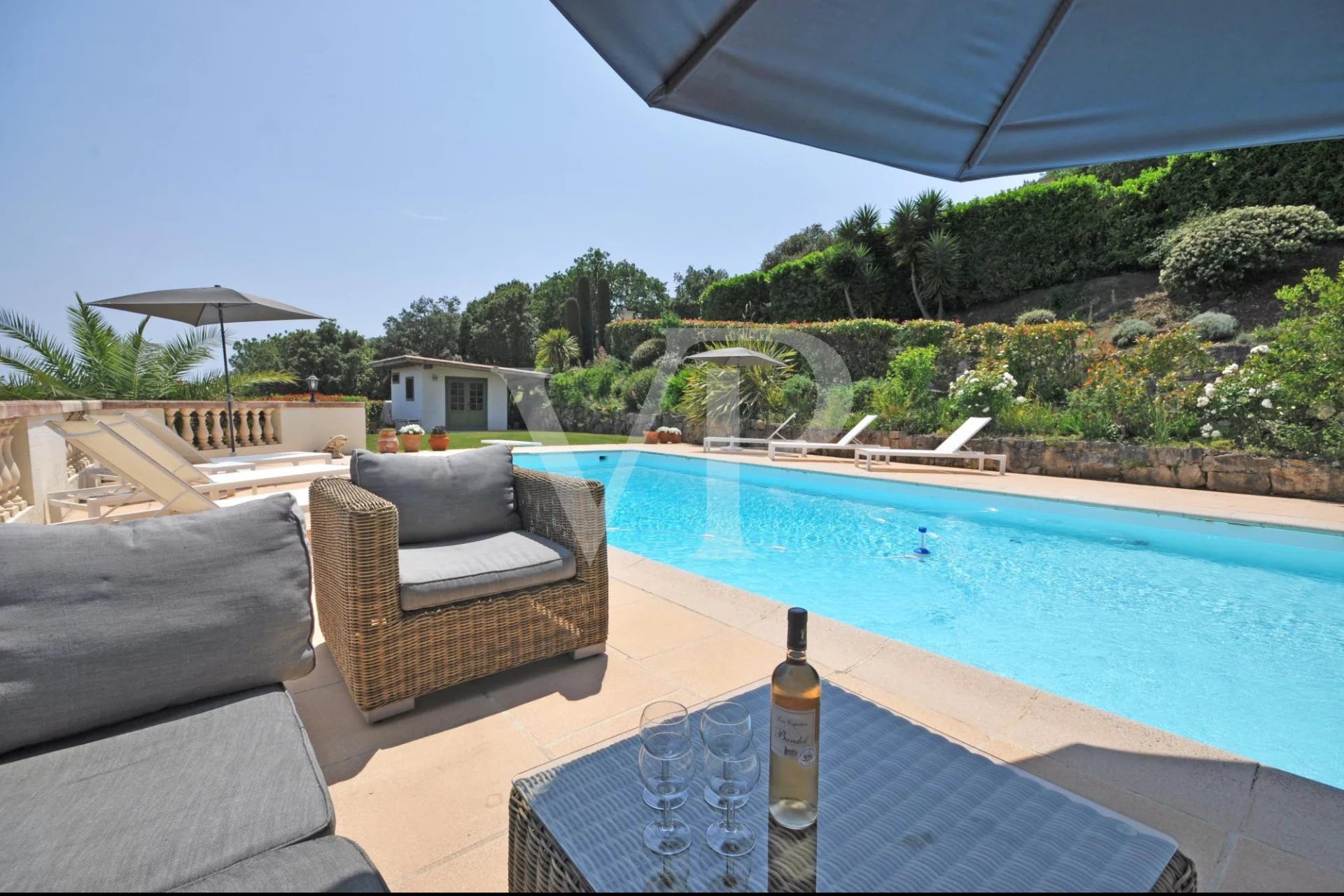 Sole Agent - Beautiful villa in Private Estate with Sea View