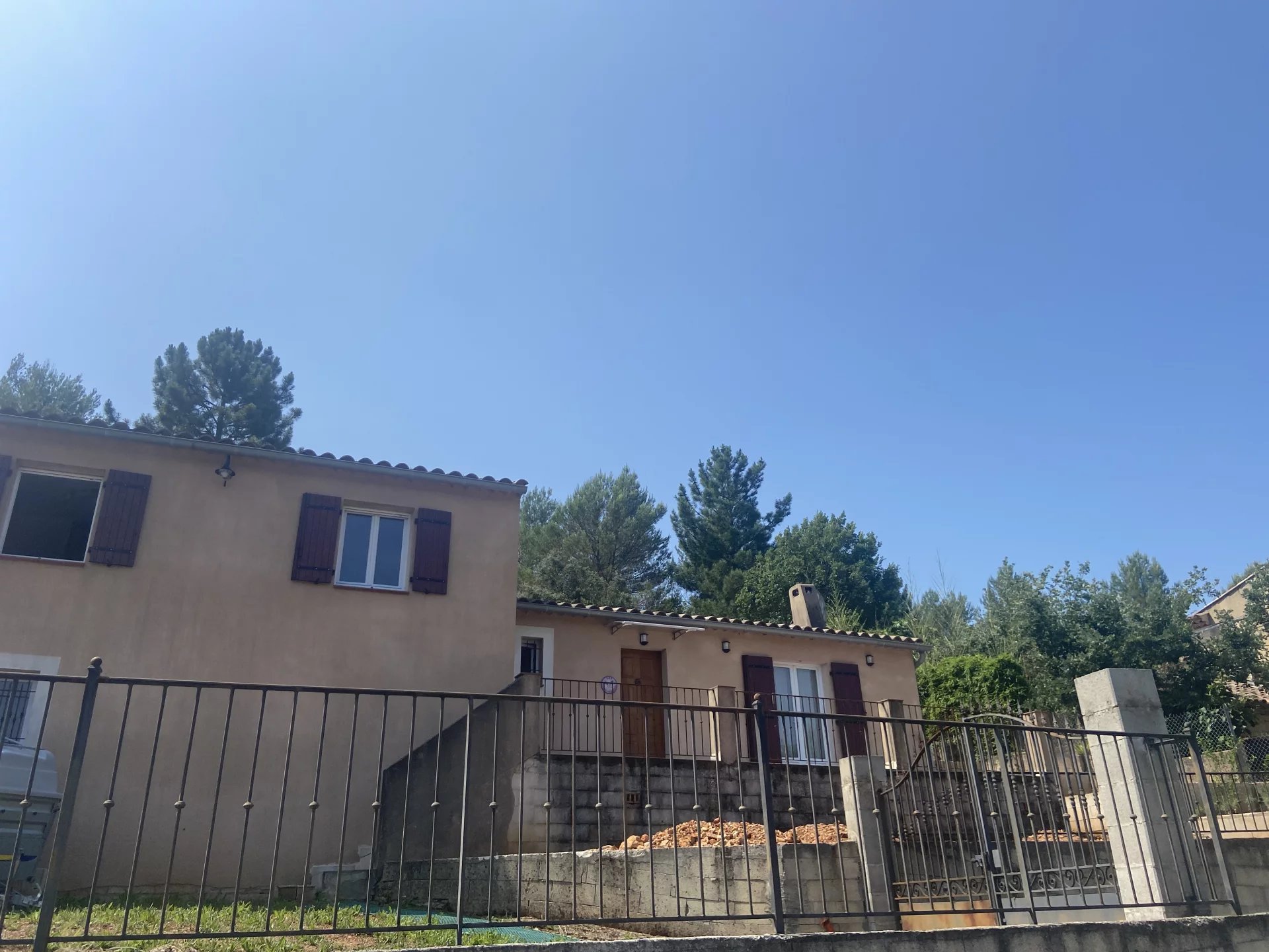 CABASSE-Villa 3 bedrooms with pool and garage