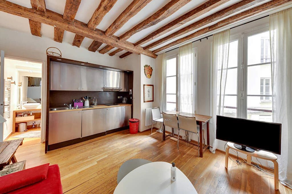 Charming two-room apartment in the heart of Saint-Germain-des-Prés