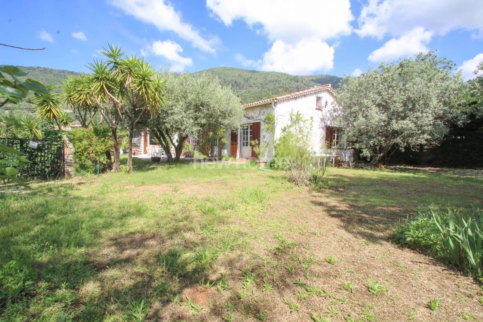 Villa avec vue,  garage, piscine et appartement indépendant